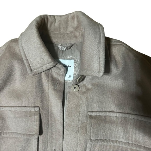 Abercrombie & Fitch Tan Oversized Shirt Jacket Size Medium Shacket - Picture 7 of 16